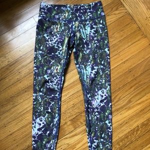 Lululemon leggings size 6